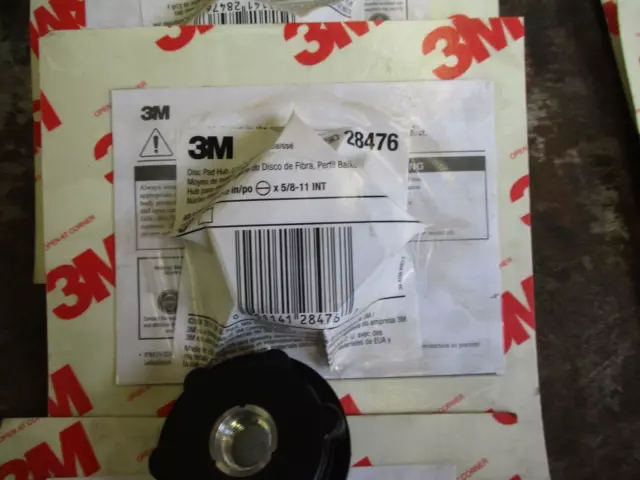 3M Disc Pad Hub, 2-1/2 in. #28476