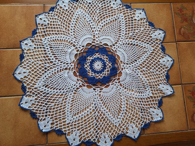 Lot De 5 Napperons Crochetés Main Blancs Ou écrus - Création Artisanale Française Sylvette Raisonnier