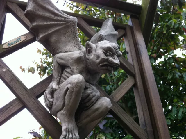 (New)Garden Stone Ornaments,Flying Gargoyle~Winged Gargoyles,Concrete Ornament