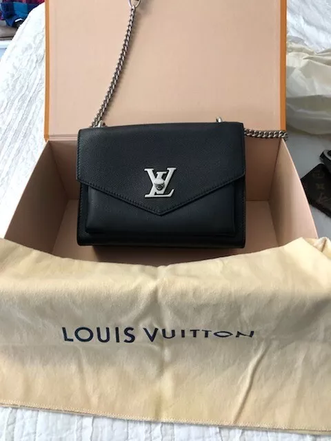 Louis Vuitton LV Mylockme Chain Pochette Bag - M63471! (CMP085016)
