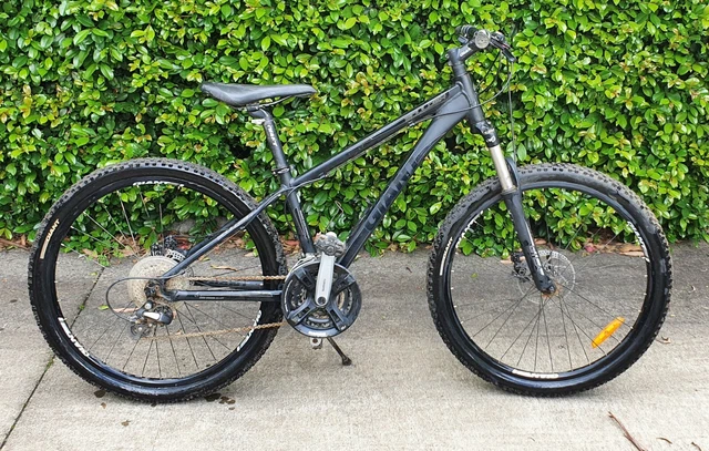 Giant boulder 26 mountain hot sale bike