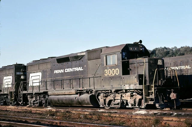 Penn Central (PC) - GP40 - #3000 - Original 35mm Slide