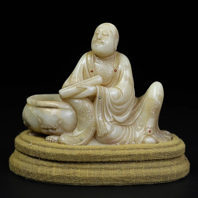 Chinese Exquisite Handmade Arhat Carving Shoushan Stone Statue