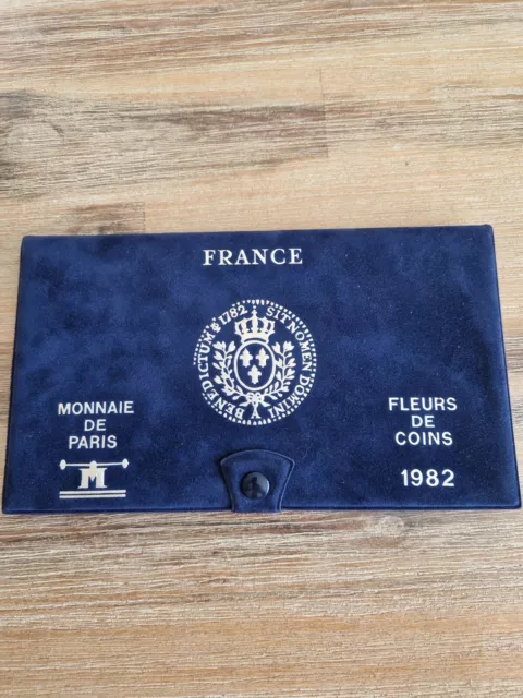 Coffret " Pièces " Fleurs de coins FDC 1982