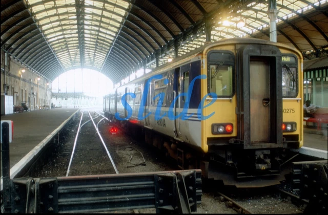 BRITISH RAIL DIESEL Multiple Unit Sprinter Dmu 150275 2000 Hull Origi ...