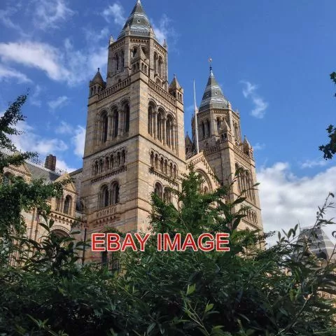 Photo  London  Natural History Museum