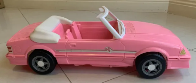 1993 Barbie Car Ford Mustang.made By Mattel
