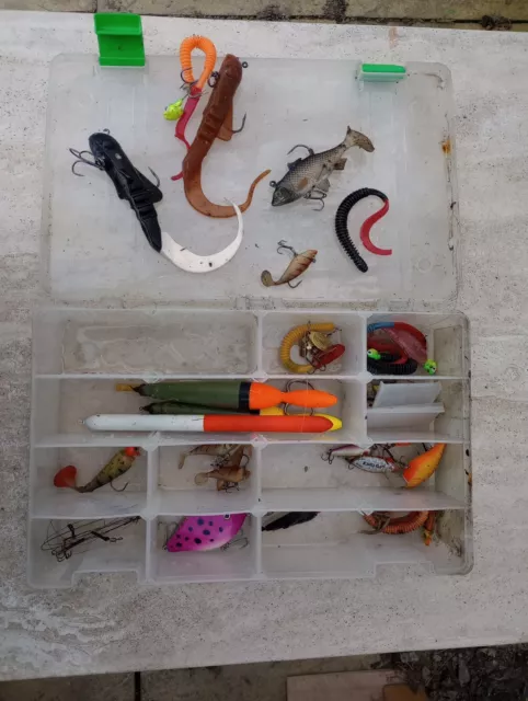 COLLECTION OF VINTAGE Fishing Lures, Spinners And Plugs. £0.99 - PicClick UK