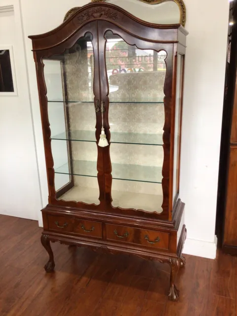 Mahogany display cabinet with 3  glass shelves in good condition