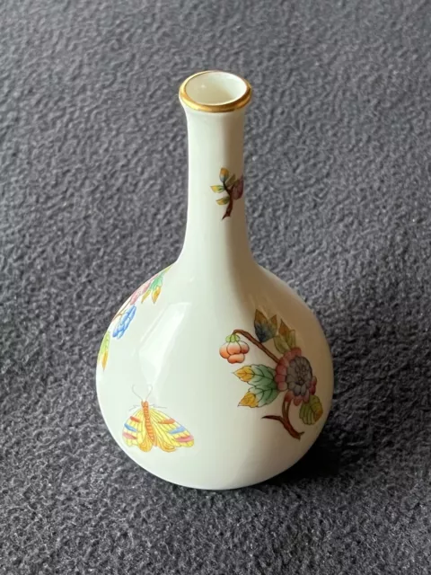 HEREND Queen Victoria 7105 V  Vase