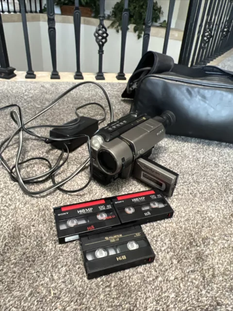 Sony Handycam CCD-TRV43 With Bag/Accessories