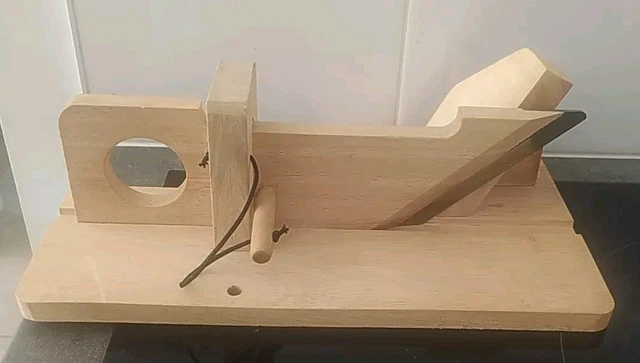 Miniature Guillotine En Bois 1/12 - Modèle à Monter Soi-même Pour Diorama, Scène Historique, Figurines Ou Décoration Macabre Et Originale