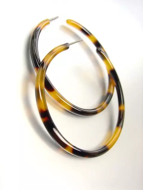 CHIC Lightweight Urban Artisanal Brown Tortoise Shell Resin Round Hoop Earrings