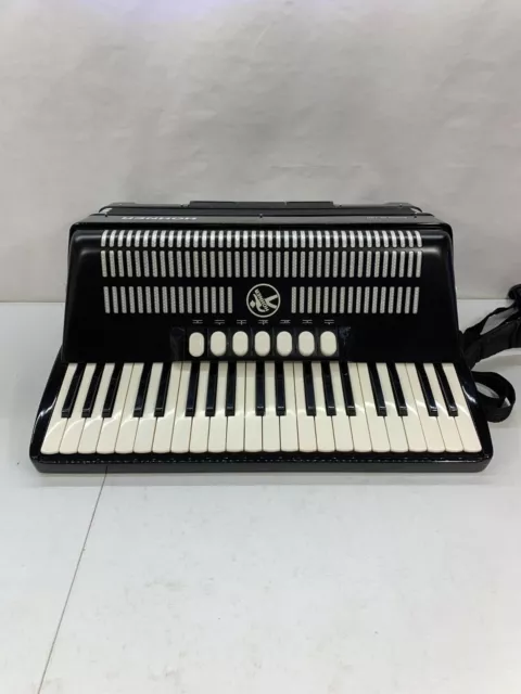 Hohner Bravo III 120 Chromatic Piano Key Accordion - Jet Black