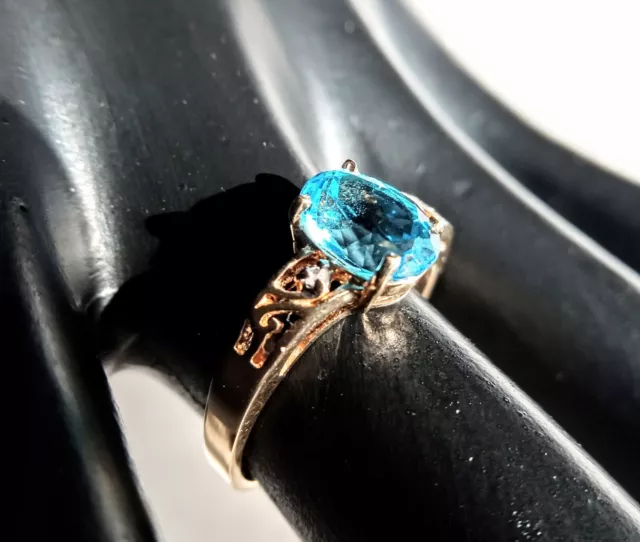 10K Yellow Gold Ring With Cambodian Blue Zircon And Diamonds Size 7 (17.2mm)