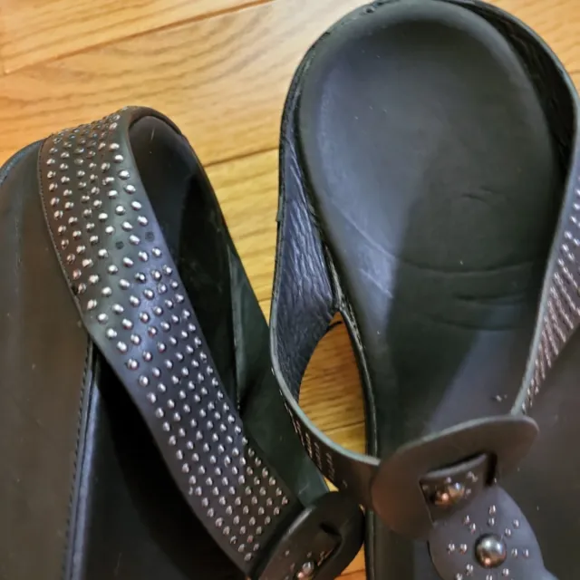 Fitflop Women's Black Leather Thong Sandals With Studs Sz. 10. 3