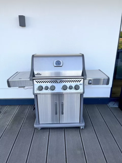 ROGUE® SE 525 NAPOLEON Gasgrill - incl. Zubehör und Gasflasche voll
