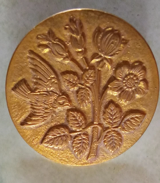 Bouton Ancien De Couture En Verre Fleuri - Diamètre 1,3 Cm, Occasion