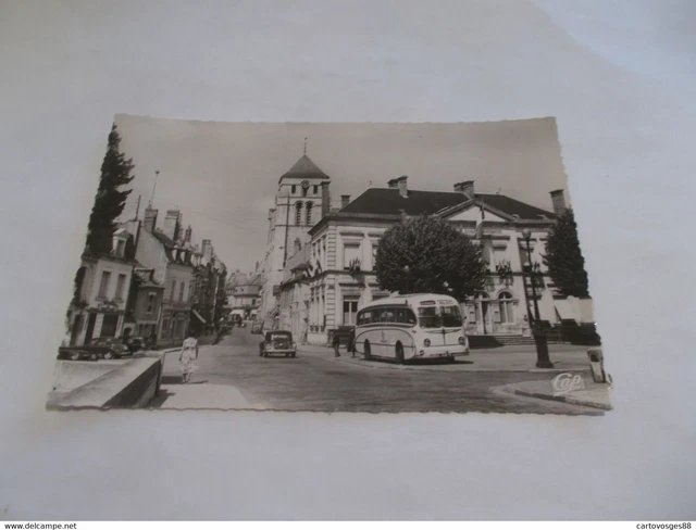 Cp Petit Format 58 Cosne Sur Loire Nievre Rue St Jacques Animees Autos Bus