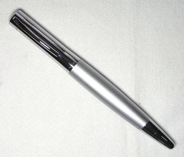 Rotring INITIAL Fountain Pen Silver Medium Nib New In Box Product 2