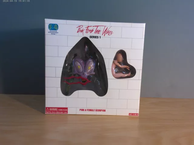 Pink Floyd The Wall Series 1 Pink & Female Scorpion