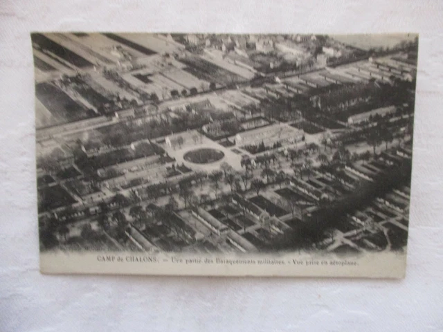 Cpa Dos Vert Marne 51 Camp De Chalons Partie Des Baraquements Militaire