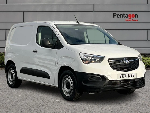 VAUXHALL COMBO E 2300 50kwh Dynamic Panel Van 5dr Electric Auto L1 H1 ...