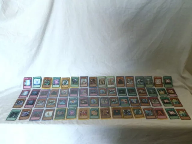 Set di 89 carte Yu-Gi-Oh! con astuccio Collezione Giochi tavolo Fantasy 2