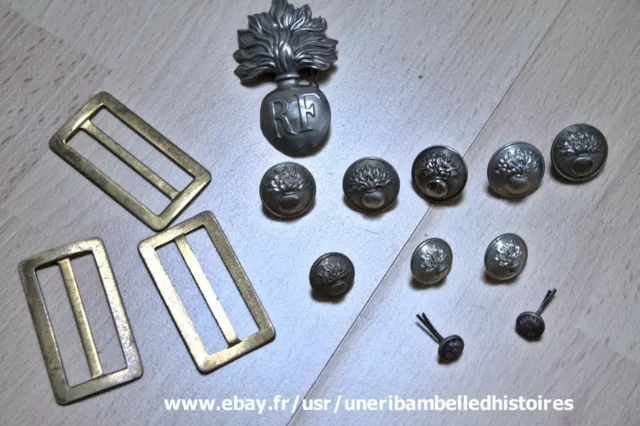 10 BOUTONS  GENDARMERIE NATIONALE  + insigne + boucles   (A)