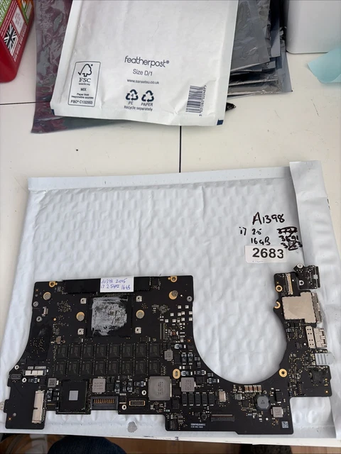 Carte Logique Apple A1990 MacBook Pro 15 2018 – I7 2.6GHz, 16Go RAM, 512Go SSD, 820-01041