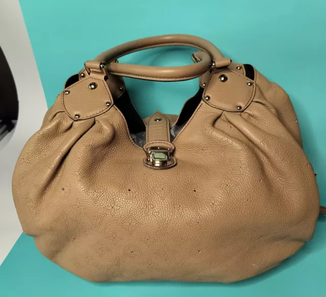 Louis Vuitton Mahina L Hobo