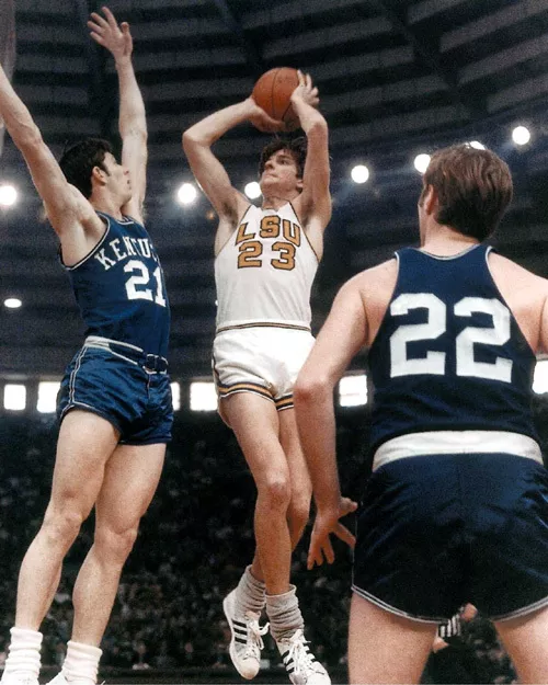'Pistol' PETE MARAVICH Glossy 8x10 Photo LSU Tigers vs Kentucky Poster Print