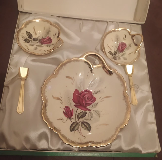 Service De Table 84 Pièces – Porcelaine De France – Motif Floral – Vintage