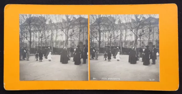 Photo 1880 stéréo PARIS ? jeux d'enfants animation albumine vintage