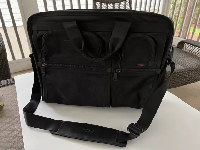 ☀️Tumi Alpha 2 Laptop Messenger Bag Briefcase 26114DH *some strap wear