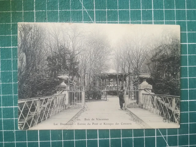 xg117 CPA circa 1920 Bois de Vincennes bridge entrance and concert booth