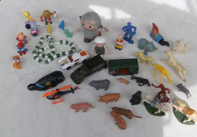 Konvolut Kunststofffiguren Spielzeugfiguren Tiere Disney Mainzelmännchen Autos