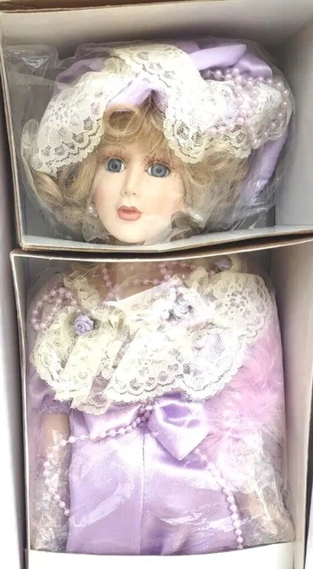 MINT VG RARE ISABELLE Paradise Galleries Victorian Heritage Signature Collection