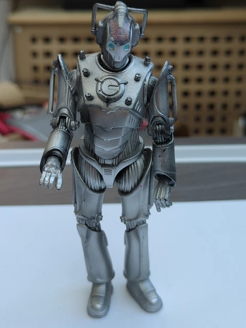 Cyberman Controller DOCTOR WHO 5& figure Cyberman Cyber Leader Controller Blue eyes exposed ...