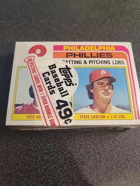 1982 TOPPS BASEBALL UNOPENED RACK PACK, Pete Rose Leader on the front - 51 cards