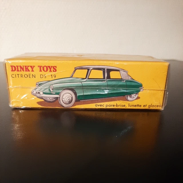 Dinky Toys 24 cp Citroën DS 19 Verte Échelle 1:43 Voiture Miniature (2083001)