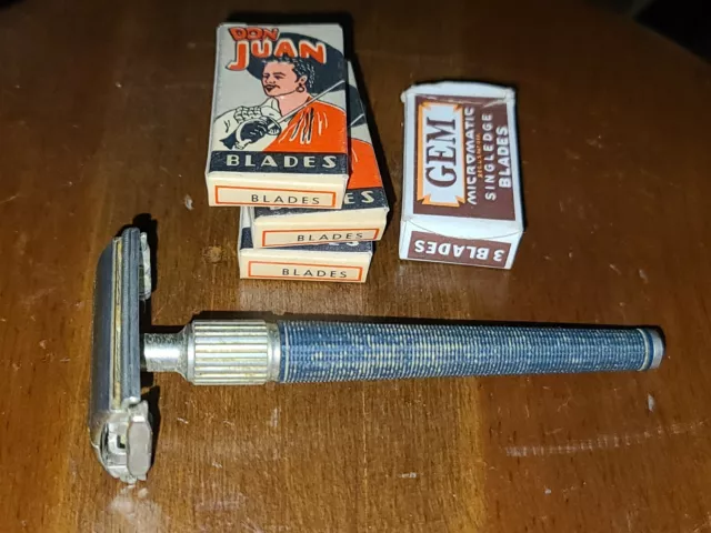 Vintage Gillette Twist to Open Safety Razor Blue Long Handle Don Juan GEM Blades