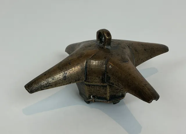 Ancienne pièce de lampe à huile en bronze