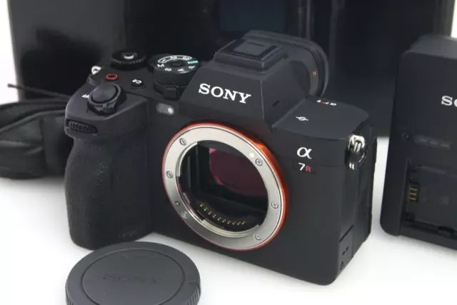 Sony 7R V Ilce-7Rm5 Body H3666-2P4