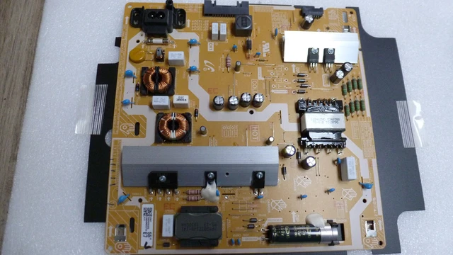 Carte Mère Et Alimentation Pour Téléviseur AKAI AK32FC1385 - Réf. HK.T.RT2936P538, Occasion