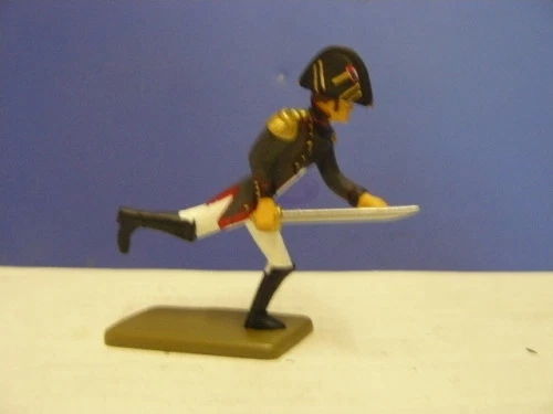 Figurine STARLUX Napoléon - Sous-lieutenant Du 2ème Régiment De Chasseurs à Cheval, 1:32