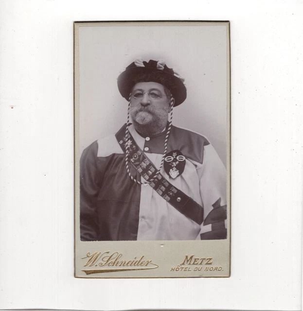CDV Foto Herrenportrait in Kostüm / Ritter Fröhlich - Metz 1900er