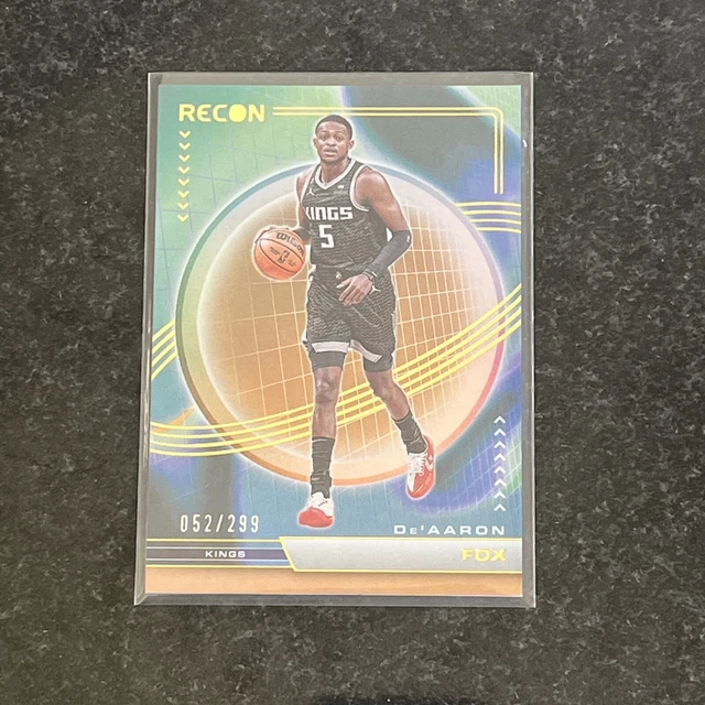 NBAカードDeAaron Fox absolute RC auto