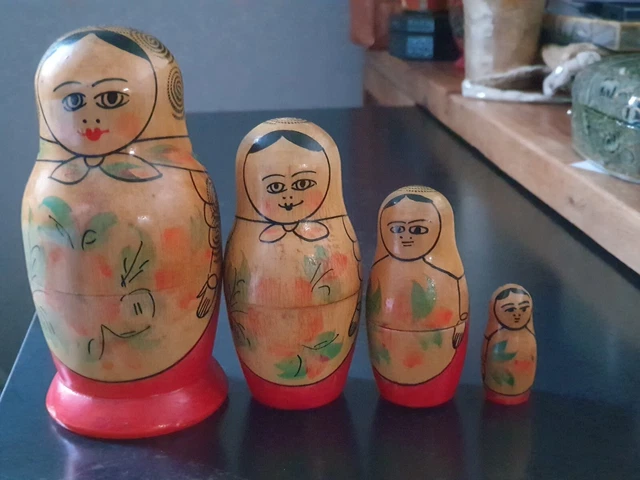 GRANDE POUPÉE RUSSE peinte à la Main 5 Tailles noir et fleurs. Mocca