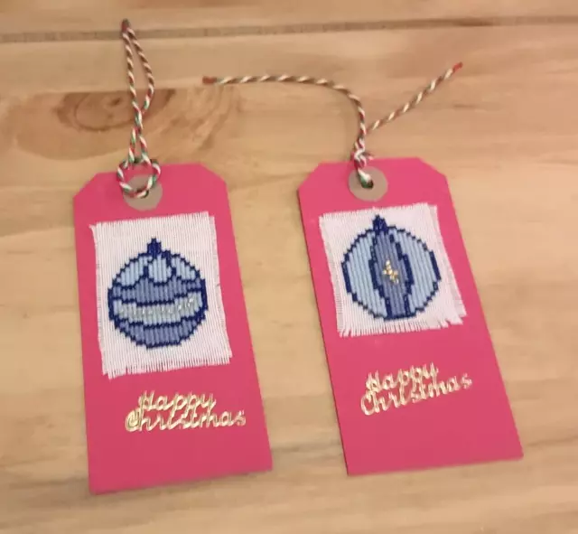 VERKAUF - Handgefertigte Kreuzstiche Weihnachtsgeschenk-Etiketten X 2